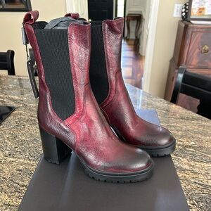 NEW NWT Emanuel’s Crasto Made In Italy Leather Chelsea Boots Size 9 40